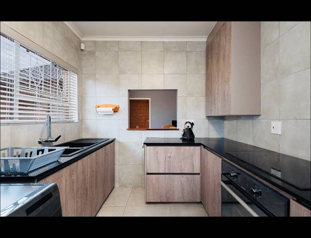 4 BEDROOM FREEHOLD FOR SALE IN BRACKENHURST